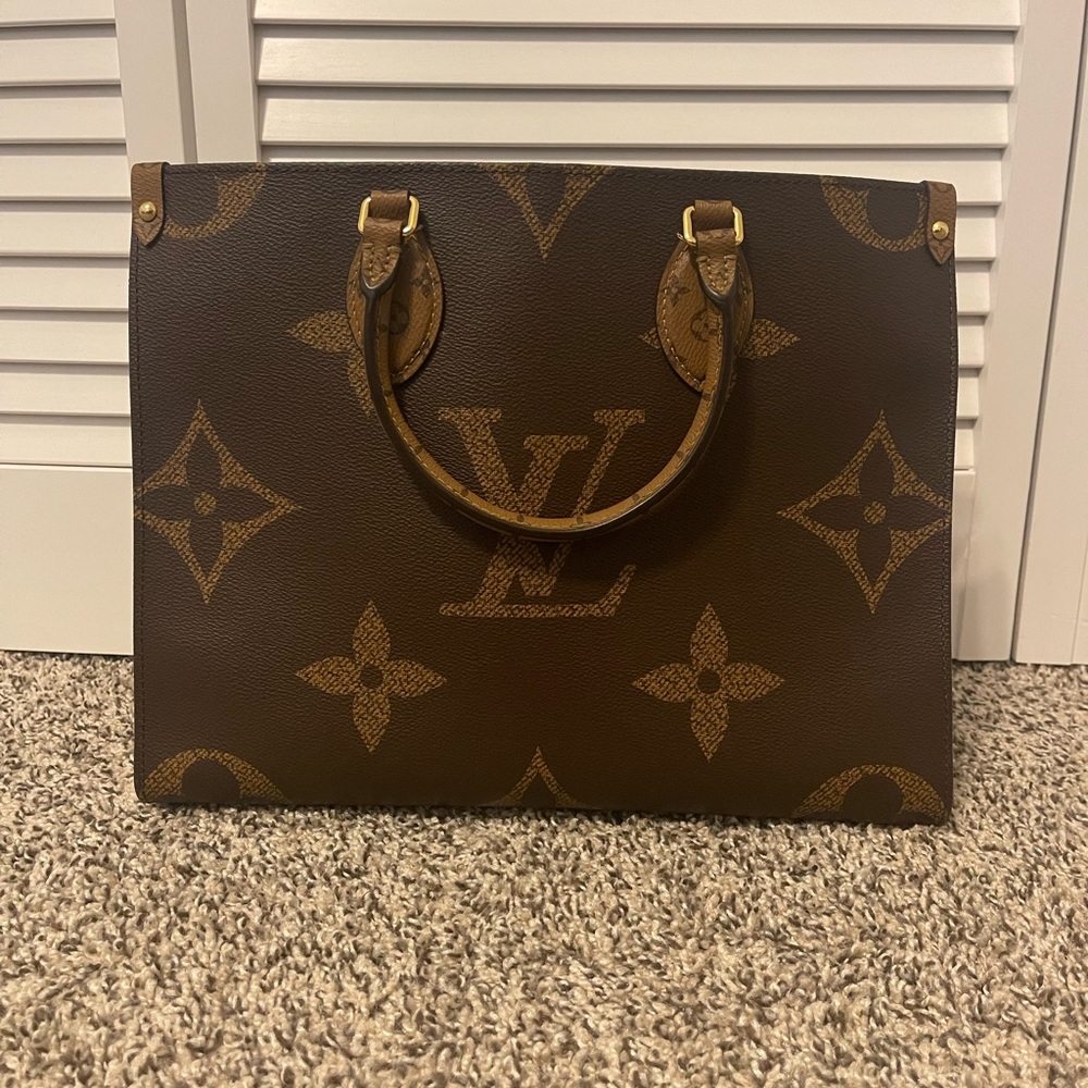 Louis Vuitton On The Go MM Tote